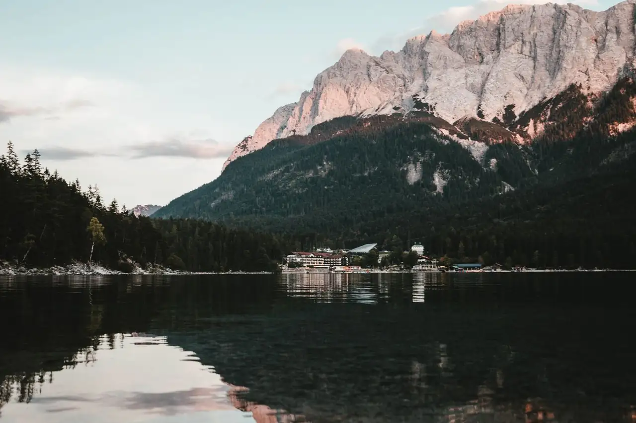 Bergresort am See